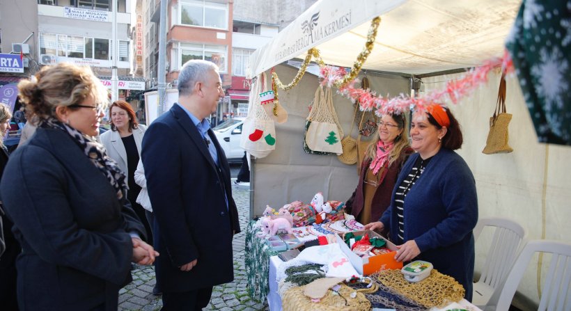 BERGAMA BELEDİYESİ ÜRETEN KADINLAR İÇİN YENİ YIL PAZARI KURDU